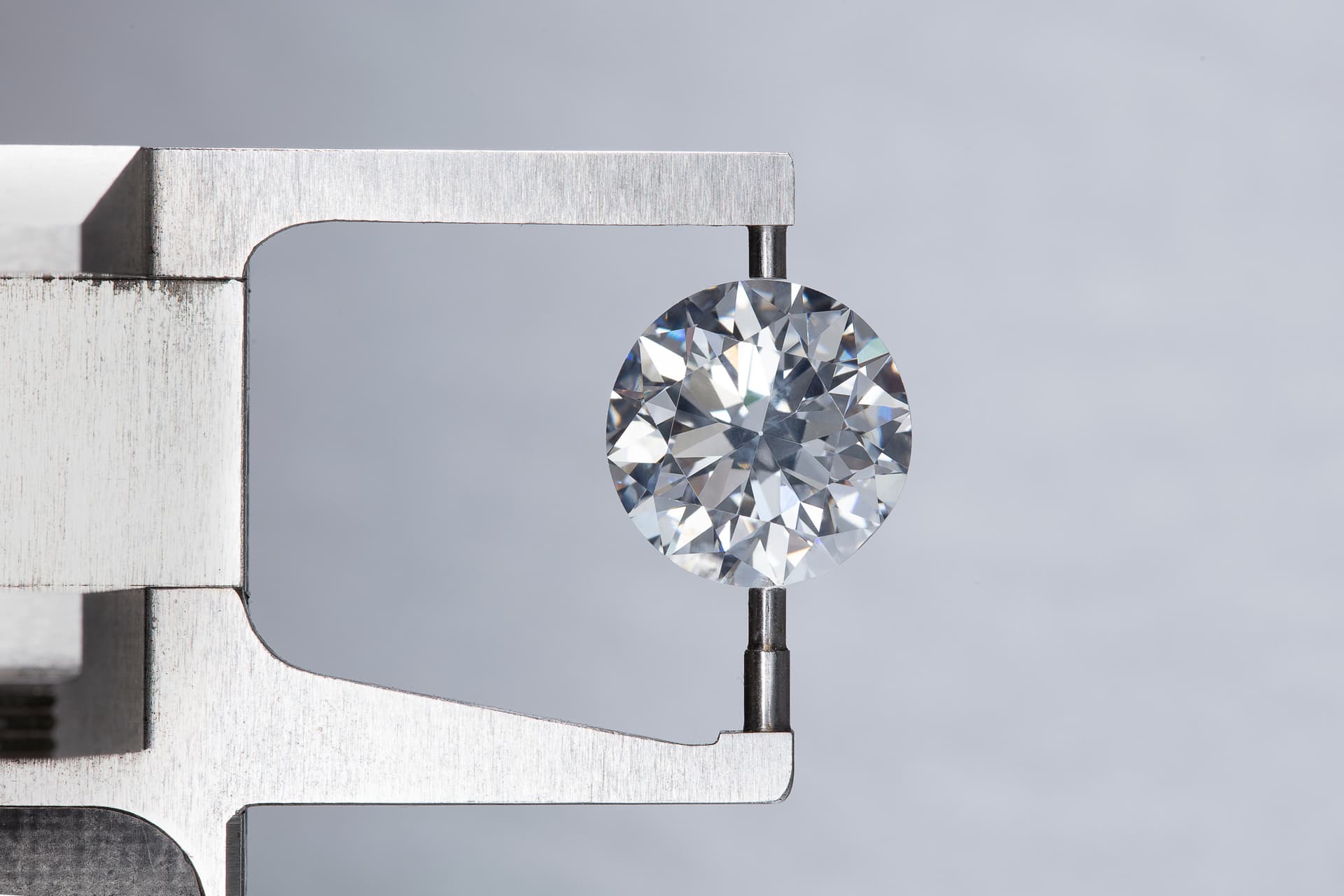 Expertise gemmologique diamant à Rueil-Malmaison